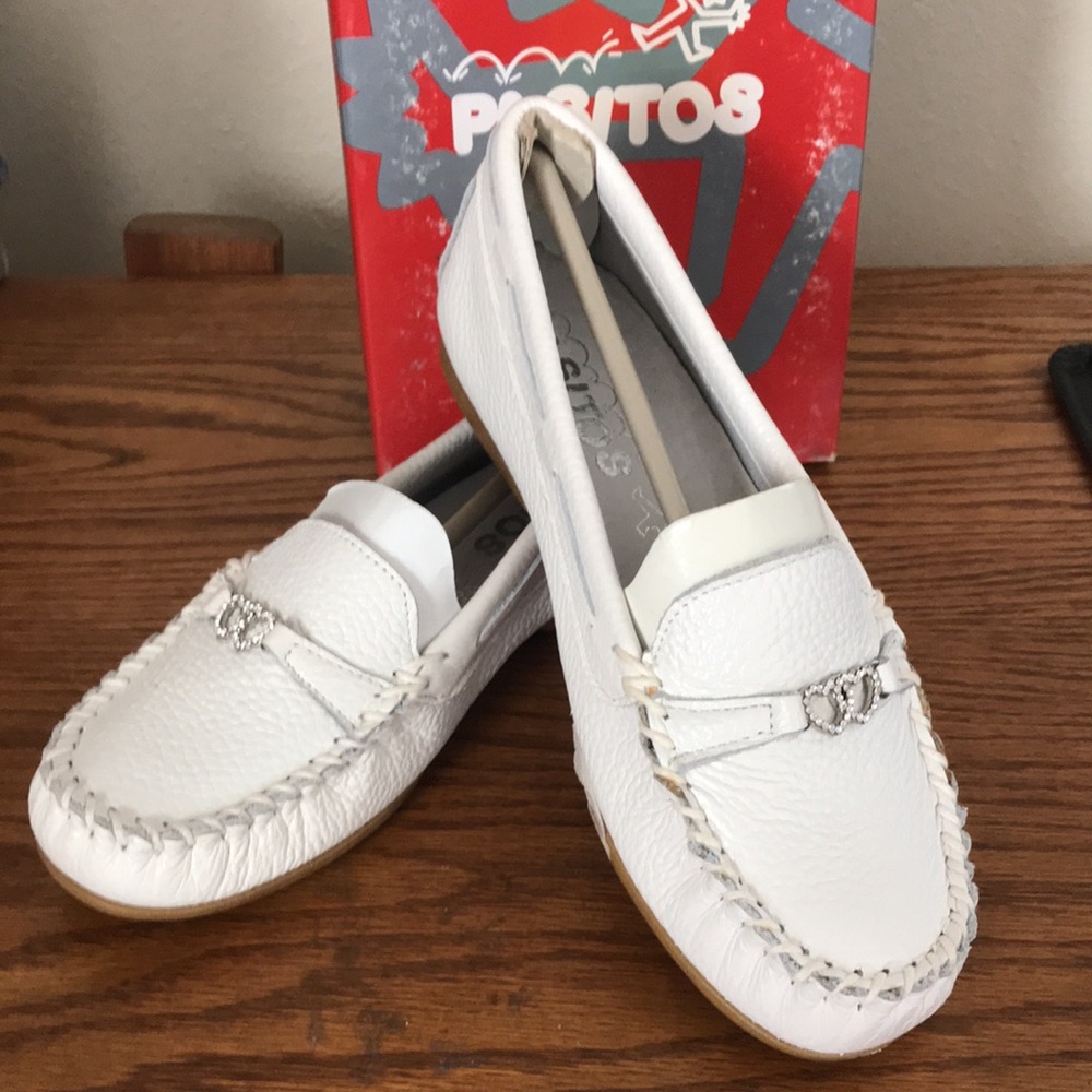 Girl leather shoes